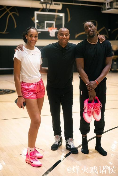 阿德巴约情侣故事:打爆自己女朋友,逼得女篮GOAT当场撒娇 阿德巴约情侣故事:打爆自己女朋友,逼得女篮GOAT当场撒娇