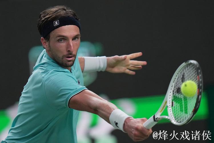 林德克内希2-1击败梅德韦杰夫 首进大师赛决赛