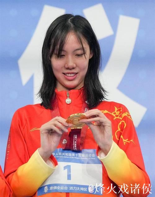 彭旭玮代表湖北队摘得全运会女子100米仰泳冠军 彭旭玮代表湖北队摘得全运会女子100米仰泳冠军